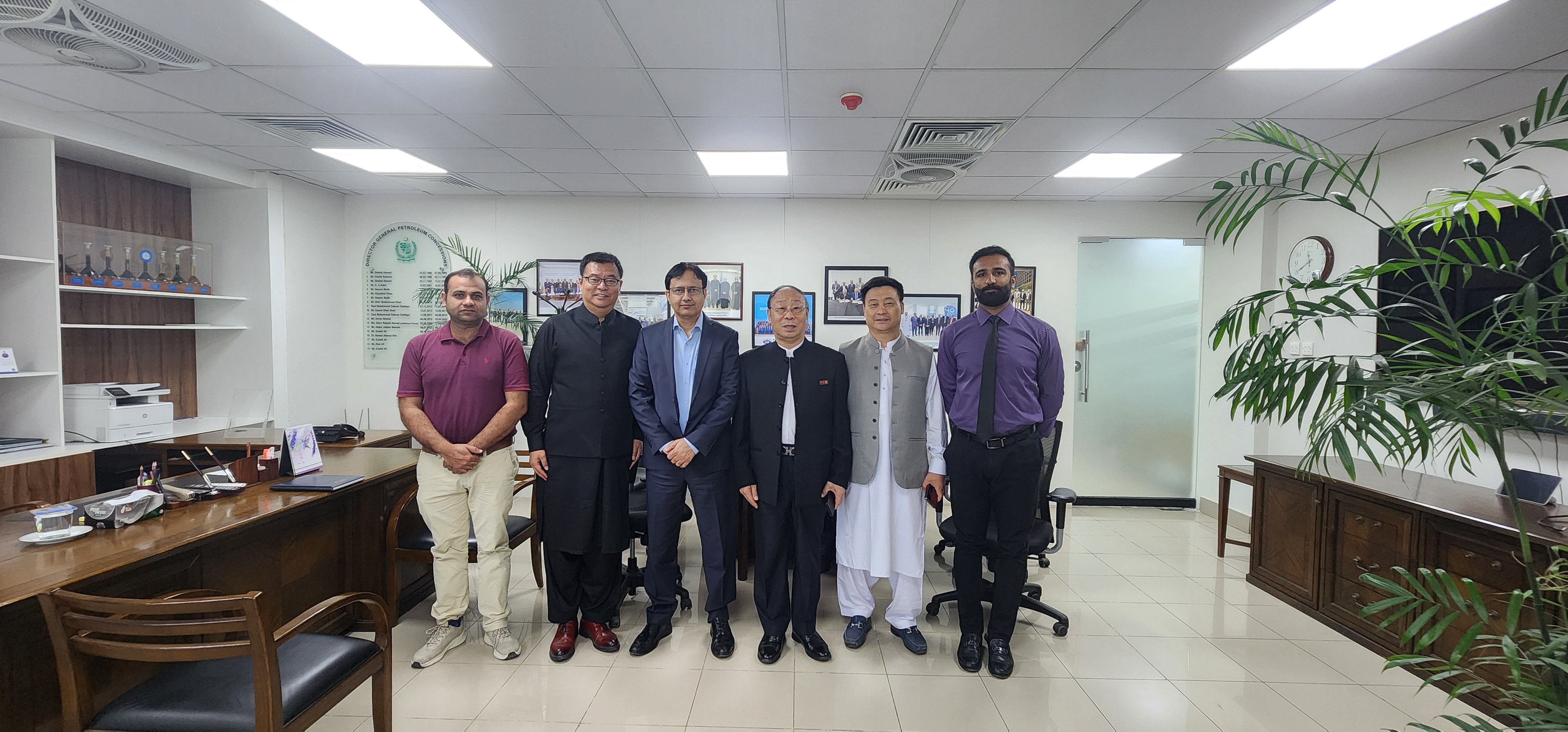 CNPK delegation meeting with institutional partners in an office